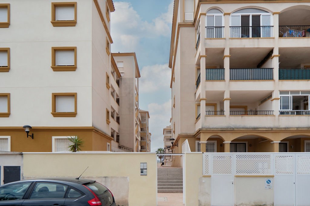 Flat with garage on Calle Nicomedes Gómez